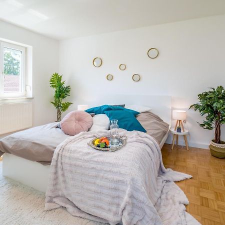 Eg Links-Wunderschoene 70M Grosse 2-Zimmer City Wohnung Naehe Salzburg Freilassing Exterior foto
