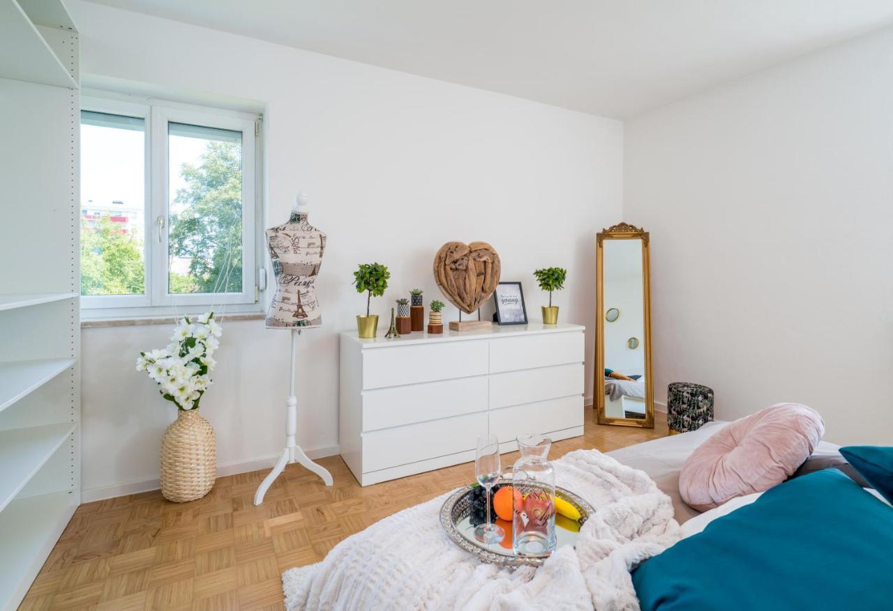Eg Links-Wunderschoene 70M Grosse 2-Zimmer City Wohnung Naehe Salzburg Freilassing Exterior foto