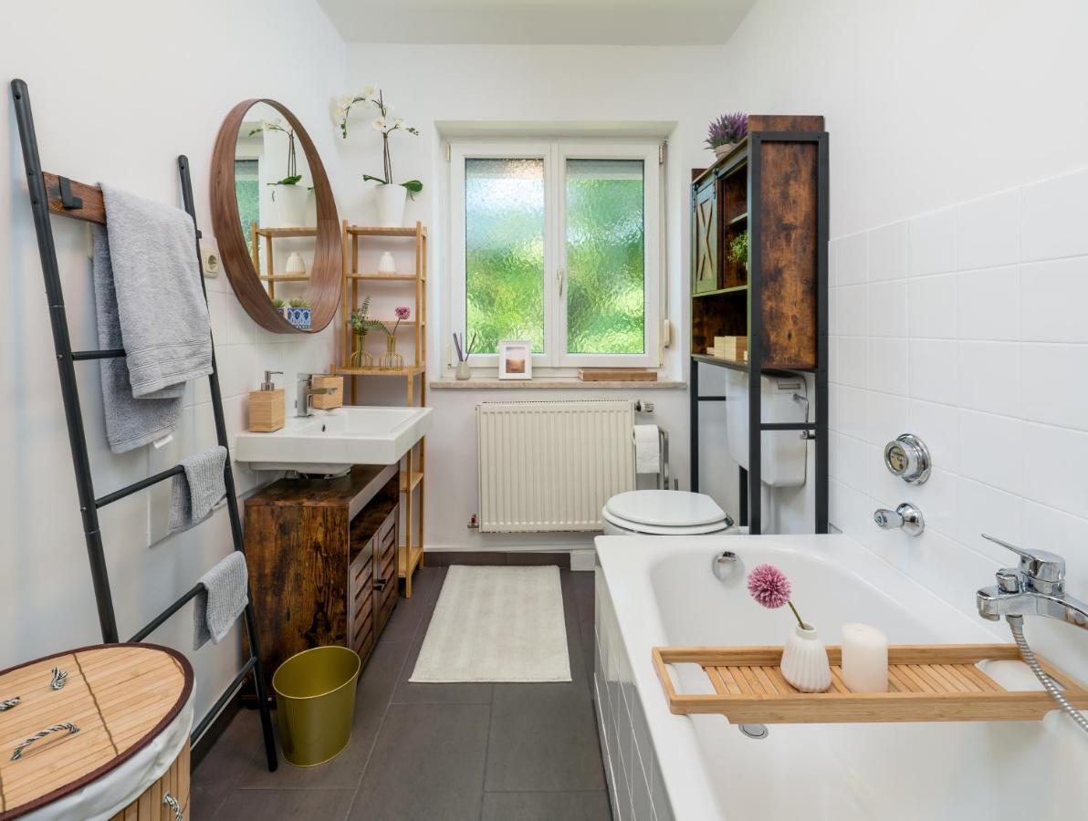 Eg Links-Wunderschoene 70M Grosse 2-Zimmer City Wohnung Naehe Salzburg Freilassing Exterior foto